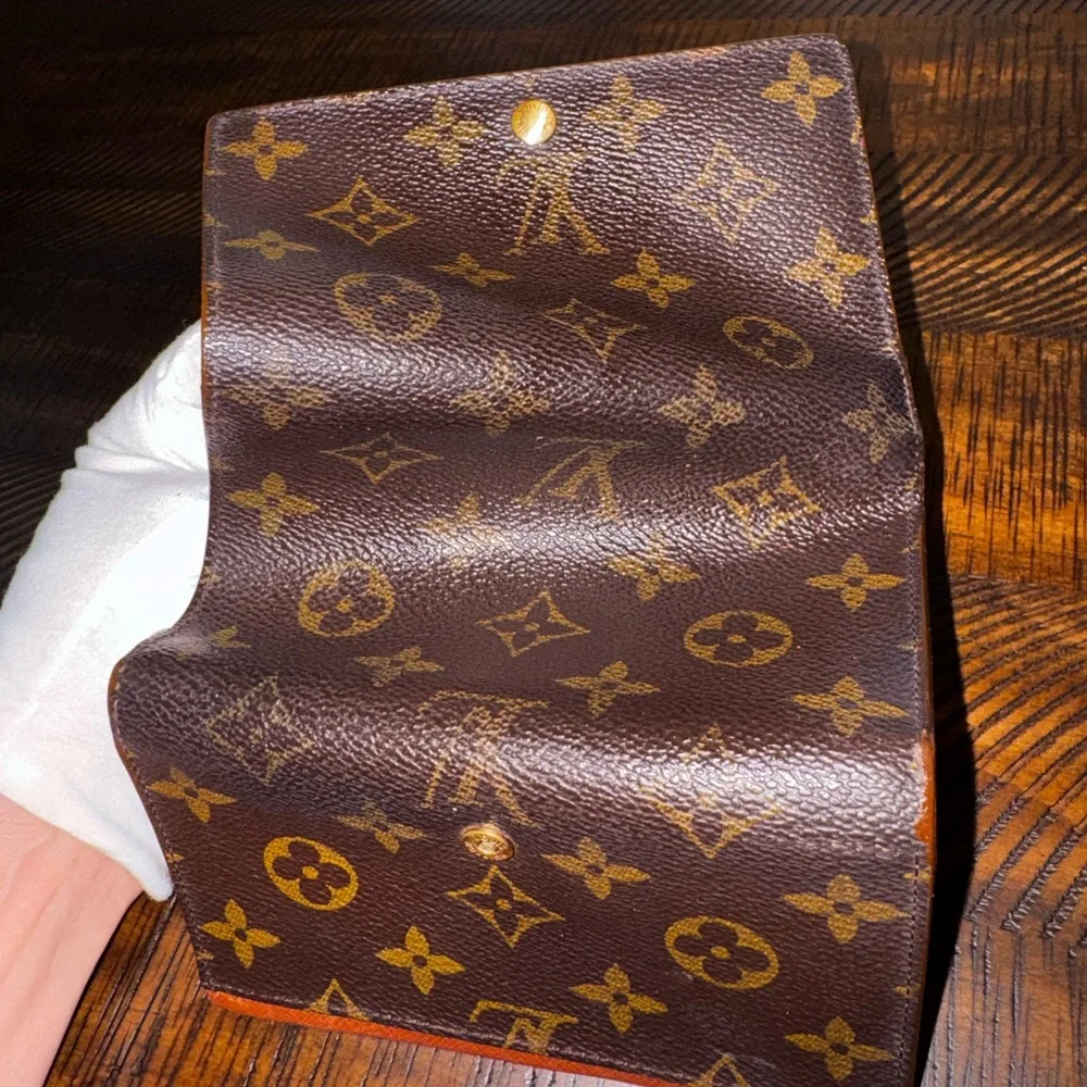 Louis Vuitton
Vintage 1998 Porte-Monnaie Tresor billet Wallet - Picture 13 of 17